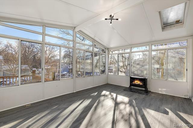 Builiding view twenty one for 927 Alan, Lake Orion, MI. 48362