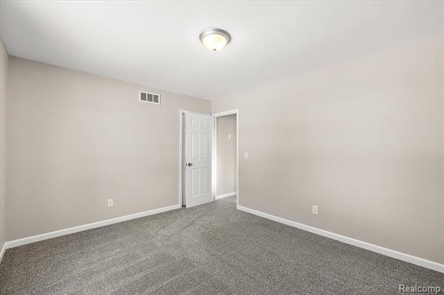 Builiding view twenty seven for 927 Alan, Lake Orion, MI. 48362