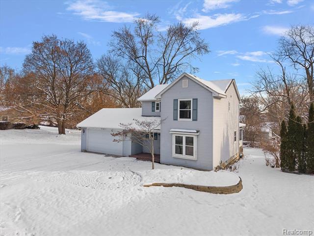 Builiding view two for 927 Alan, Lake Orion, MI. 48362