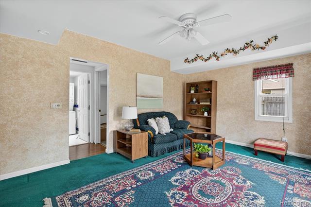 Builiding view eighteen for 5621 Delmas, Clarkston, MI. 48348