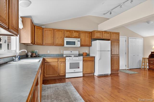 Builiding view eleven for 5621 Delmas, Clarkston, MI. 48348