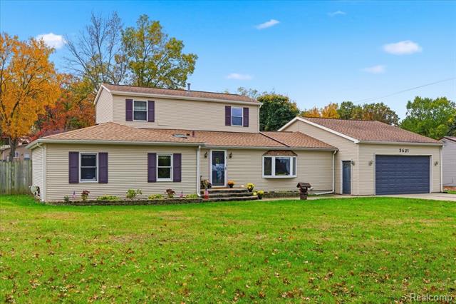 Builiding view forty six for 5621 Delmas, Clarkston, MI. 48348