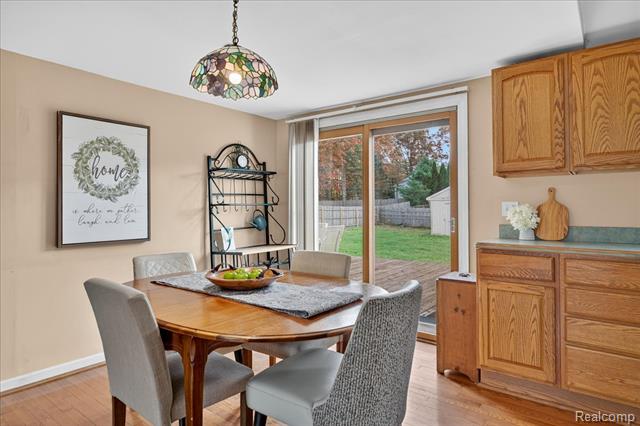 Builiding view fourteen for 5621 Delmas, Clarkston, MI. 48348