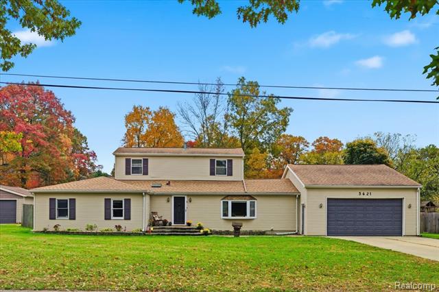 Builiding view one for 5621 Delmas, Clarkston, MI. 48348