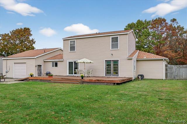 Builiding view thirty eight for 5621 Delmas, Clarkston, MI. 48348