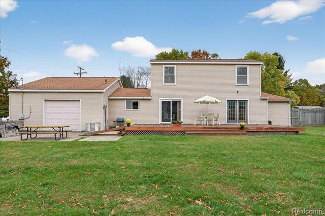 Builiding view thirty four for 5621 Delmas, Clarkston, MI. 48348