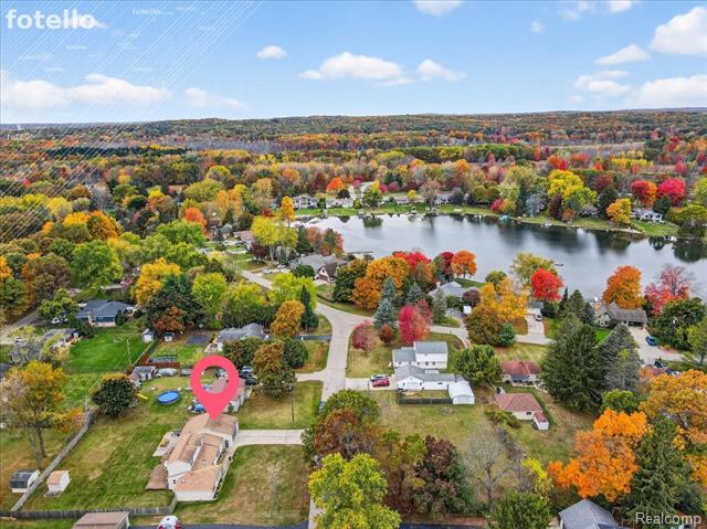 Builiding view three for 5621 Delmas, Clarkston, MI. 48348