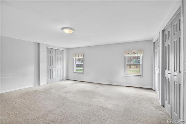 Builiding view twenty one for 5621 Delmas, Clarkston, MI. 48348