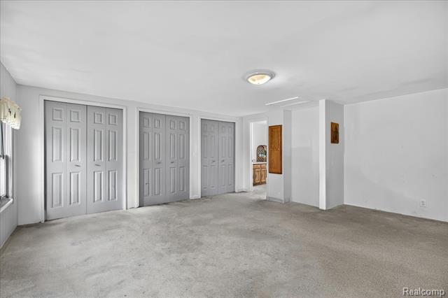 Builiding view twenty three for 5621 Delmas, Clarkston, MI. 48348