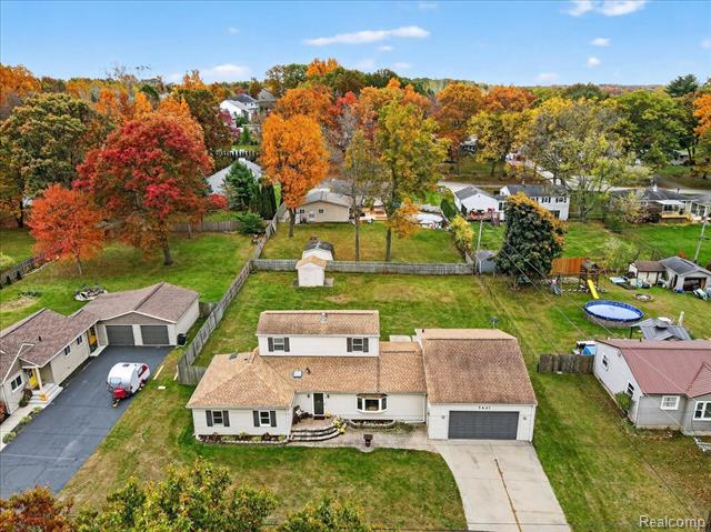 front view for 5621 Delmas Rd, Clarkston, Mi. 48348