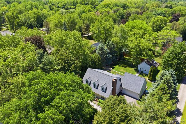 Builiding view sixty two for 830 Hemingway, Lake Orion, MI. 48362