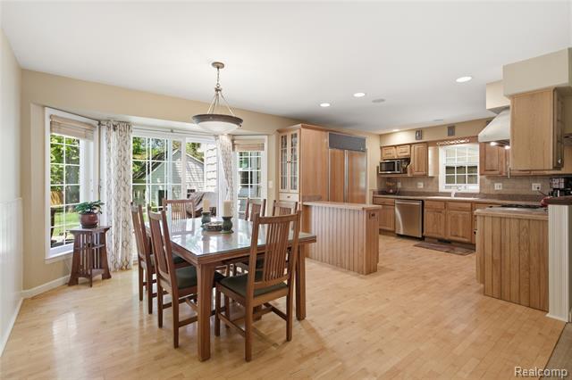 Builiding view ten for 830 Hemingway, Lake Orion, MI. 48362