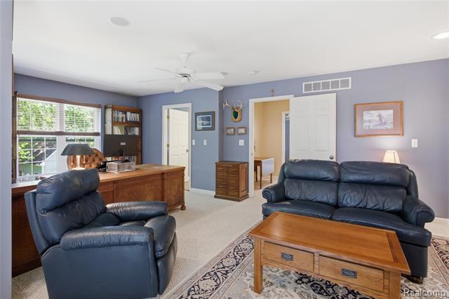 Builiding view twenty eight for 830 Hemingway, Lake Orion, MI. 48362
