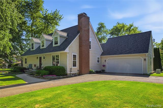 front view for 830 Hemingway Rd, Lake Orion, Mi. 48362