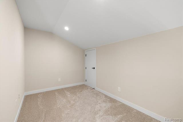 Builiding view forty seven for 2020 Breckenridge, Rochester, MI. 48307