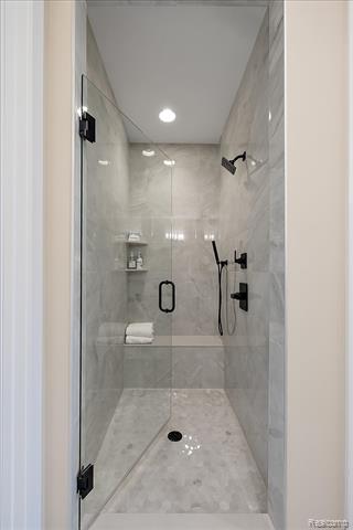 Builiding view thirty three for 2020 Breckenridge, Rochester, MI. 48307