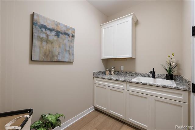 Builiding view twenty eight for 2020 Breckenridge, Rochester, MI. 48307