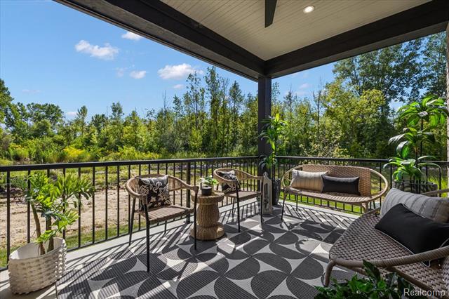 Builiding view twenty one for 2020 Breckenridge, Rochester, MI. 48307