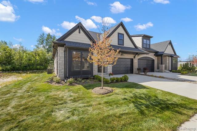 Builiding view two for 2020 Breckenridge, Rochester, MI. 48307