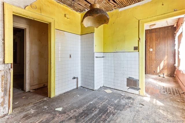 Builiding view eleven for 2223 Gray, Detroit, MI. 48215