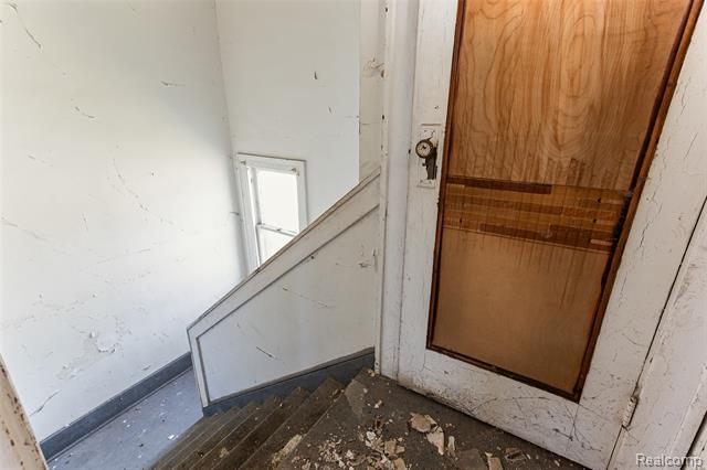 Builiding view four for 2223 Gray, Detroit, MI. 48215