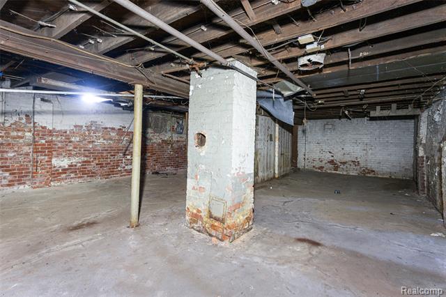 Builiding view nineteen for 2223 Gray, Detroit, MI. 48215