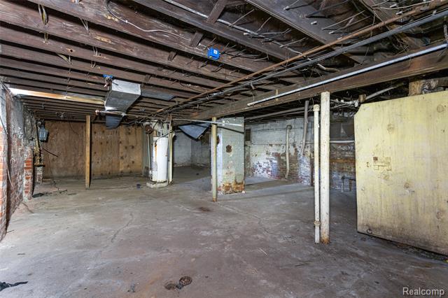 Builiding view twenty for 2223 Gray, Detroit, MI. 48215