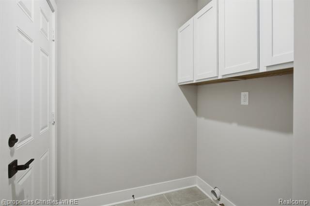 Builiding view thirty three for 23150 Waterview, New Boston, MI. 48164