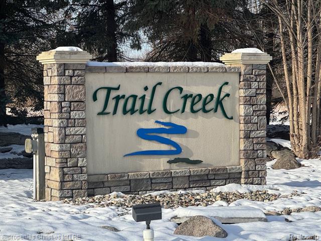 Builiding view two for 23150 Waterview, New Boston, MI. 48164