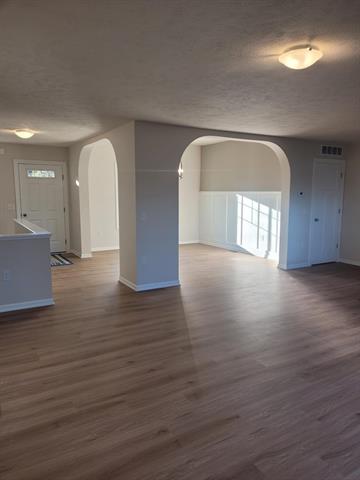 Builiding view ten for 2821 14 Mile Rd Ne, Sparta, MI. 49345