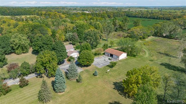 Builiding view eight for 2762 Harris, Ypsilanti, MI. 48198