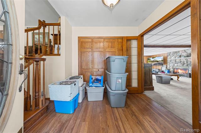 Builiding view eighteen for 2762 Harris, Ypsilanti, MI. 48198