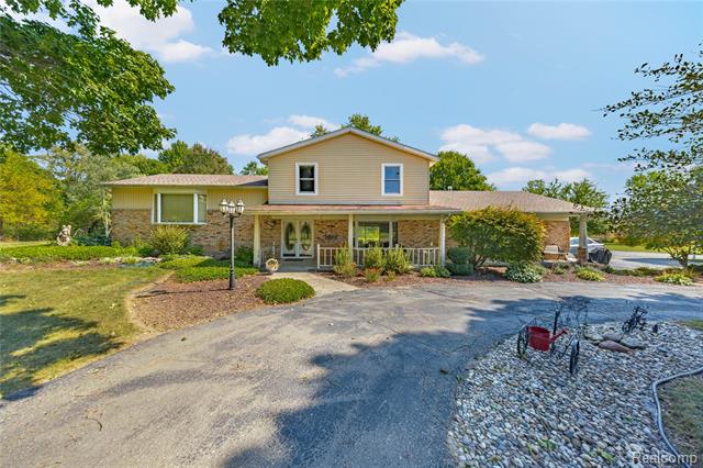 Builiding view fifty five for 2762 Harris, Ypsilanti, MI. 48198