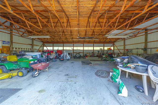 Builiding view fifty two for 2762 Harris, Ypsilanti, MI. 48198