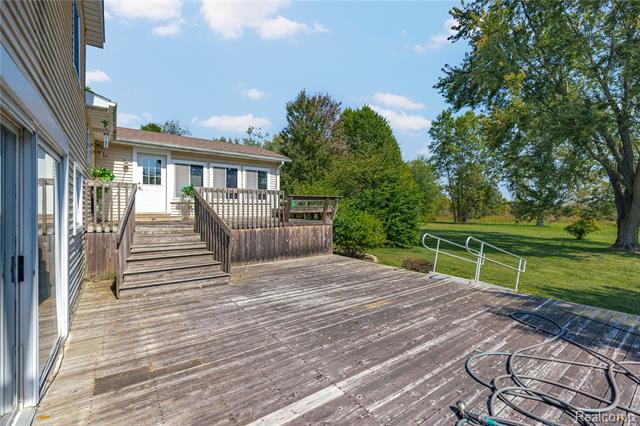 Builiding view forty nine for 2762 Harris, Ypsilanti, MI. 48198