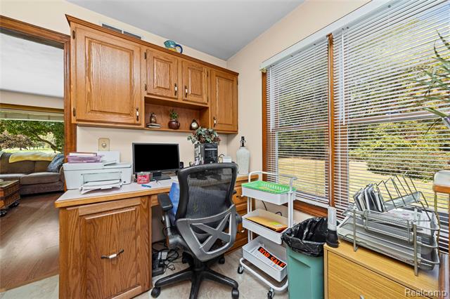 Builiding view forty six for 2762 Harris, Ypsilanti, MI. 48198