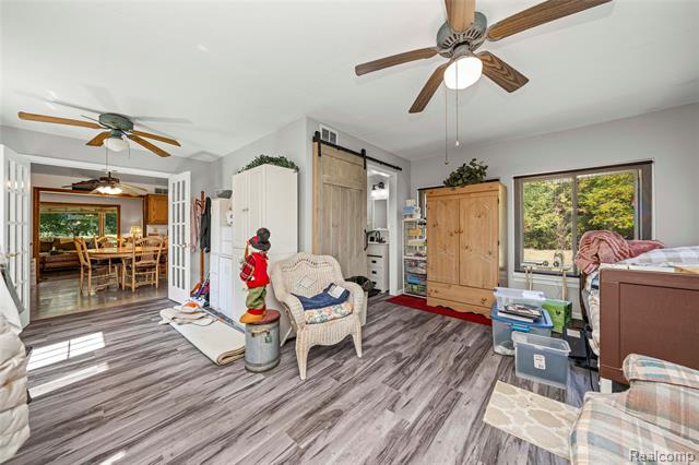 Builiding view forty three for 2762 Harris, Ypsilanti, MI. 48198