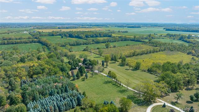 Builiding view nine for 2762 Harris, Ypsilanti, MI. 48198