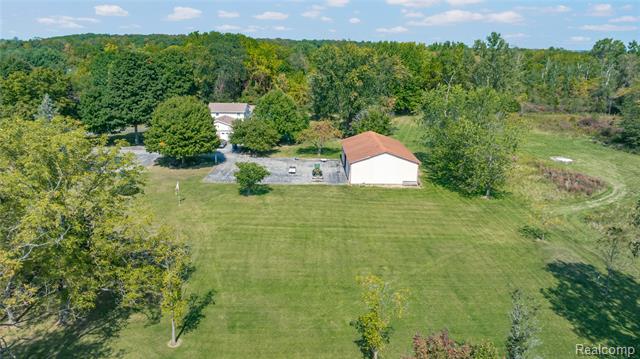 Builiding view seven for 2762 Harris, Ypsilanti, MI. 48198