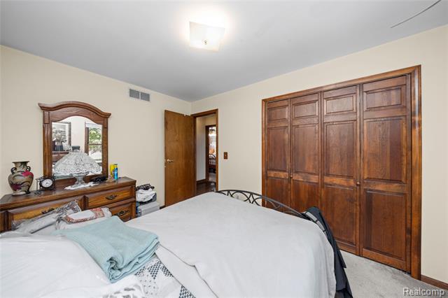 Builiding view thirteen for 2762 Harris, Ypsilanti, MI. 48198