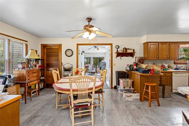 Builiding view thirty four for 2762 Harris, Ypsilanti, MI. 48198