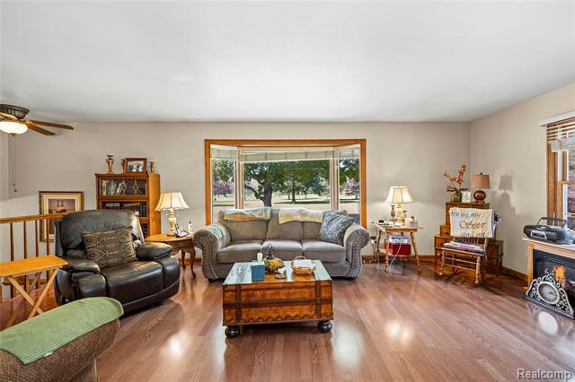 Builiding view thirty one for 2762 Harris, Ypsilanti, MI. 48198