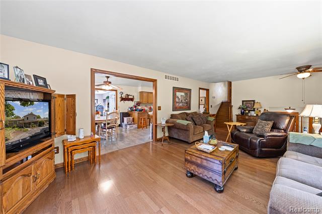 Builiding view thirty two for 2762 Harris, Ypsilanti, MI. 48198