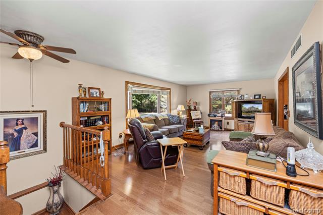 Builiding view twenty nine for 2762 Harris, Ypsilanti, MI. 48198