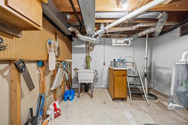 Builiding view twenty six for 2762 Harris, Ypsilanti, MI. 48198