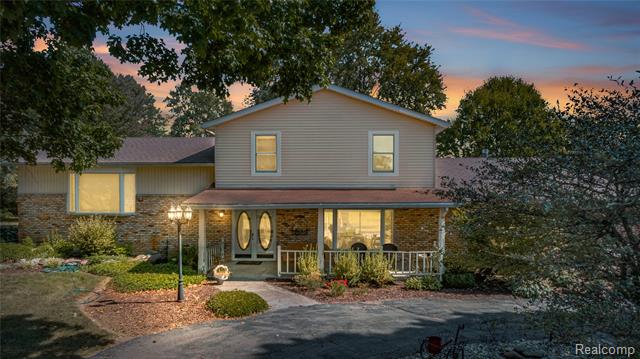 front view for 2762 N Harris Road, Ypsilanti, Mi. 48198