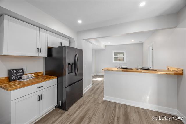 Builiding view eleven for 372 60Th, Grand Rapids, MI. 49548