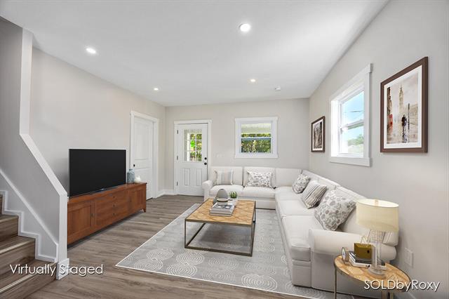 Builiding view five for 372 60Th, Grand Rapids, MI. 49548