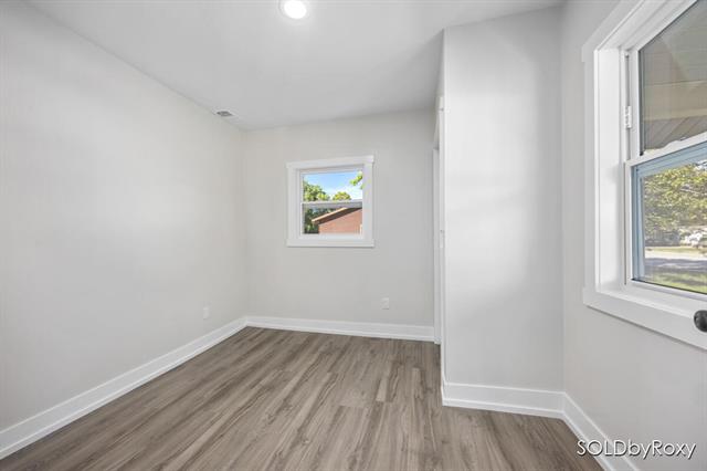 Builiding view seventeen for 372 60Th, Grand Rapids, MI. 49548