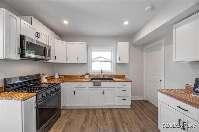 Builiding view ten for 372 60Th, Grand Rapids, MI. 49548